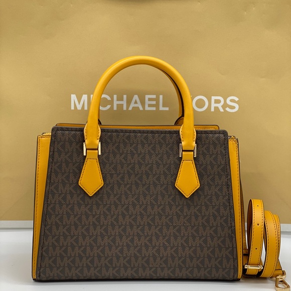 Michael Kors Hope MD Messenger & Kala Card Case - Picture 4 of 16